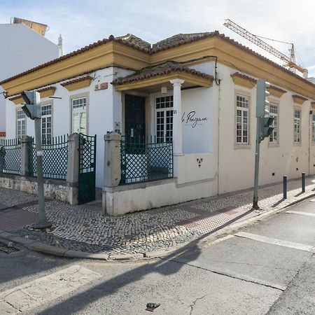 Le Penguin Hostel Faro Exteriör bild