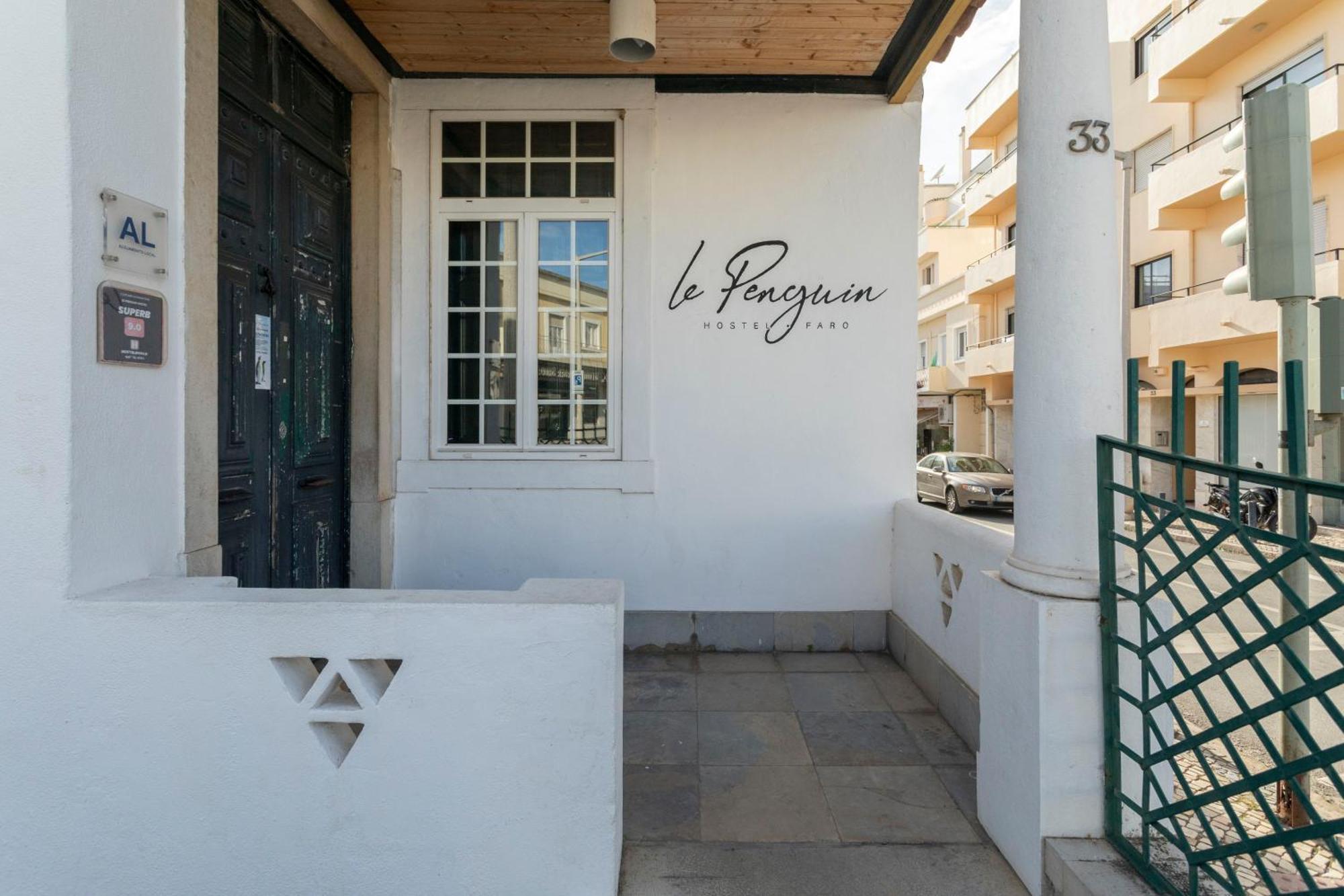 Le Penguin Hostel Faro Exteriör bild